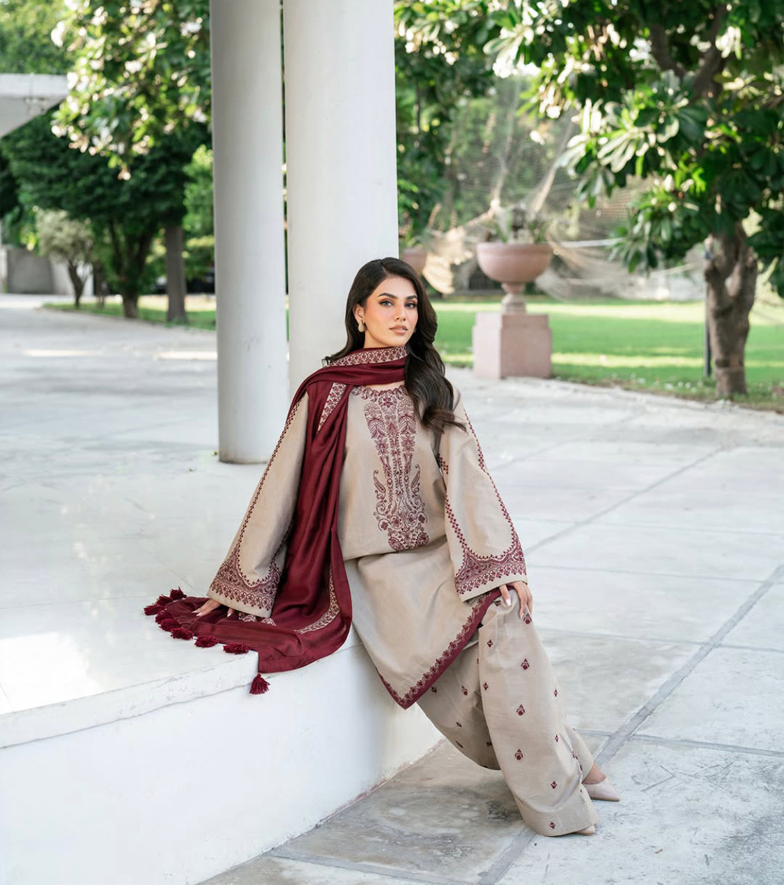 701 Baroque Luxury Embroidered With Accessories 3PC