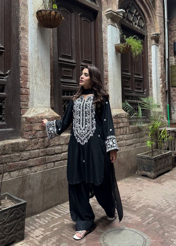 NF-5211 Vintage Luxury Embroidered Marina 2PC