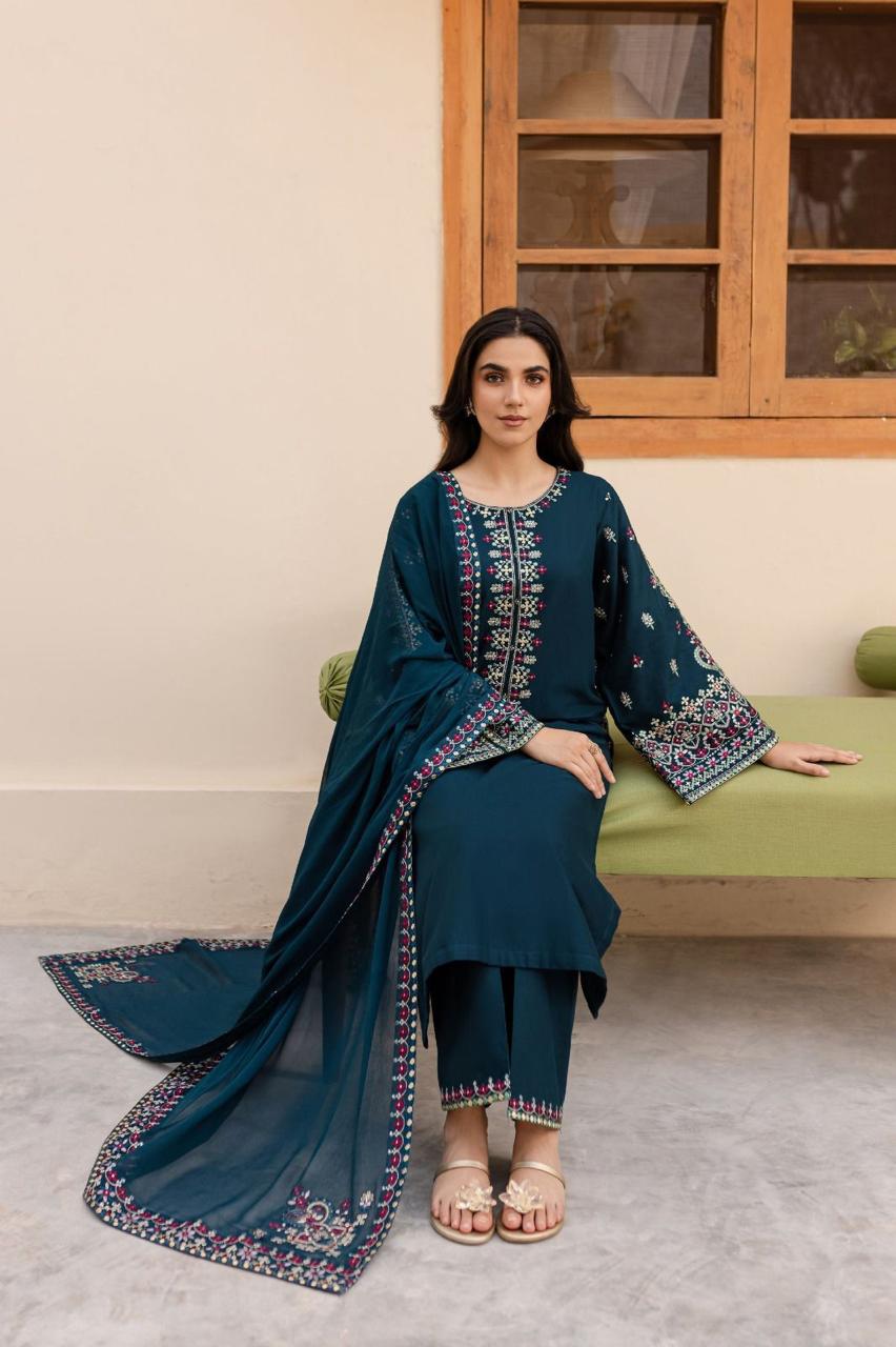 NF-7012 Zaha Luxury Embroidered Danak 3PC