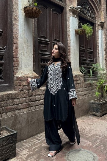 NF-5211 Vintage Luxury Embroidered Marina 2PC