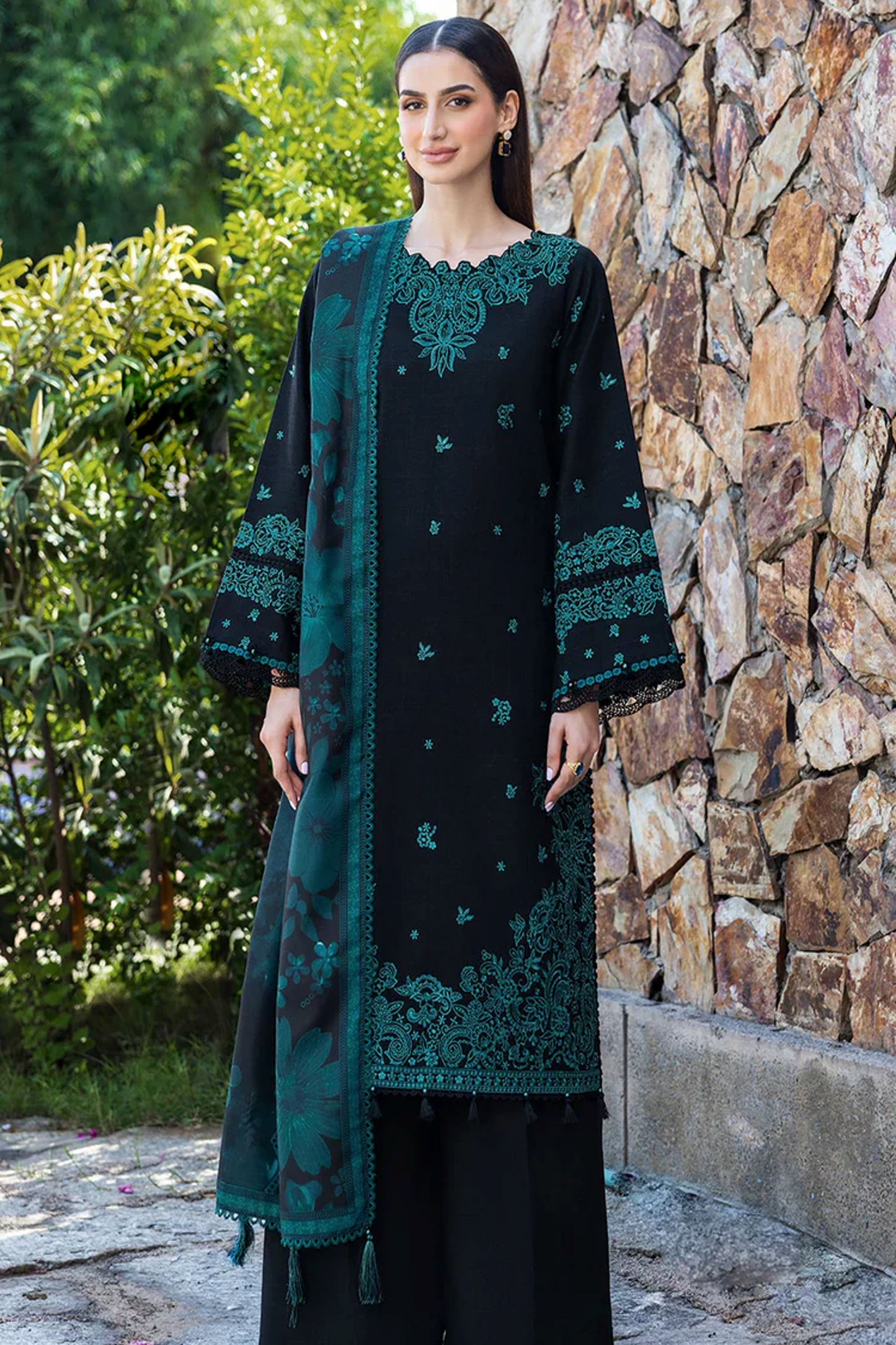 NF-333 Farasha Luxury Embroidered 3PC