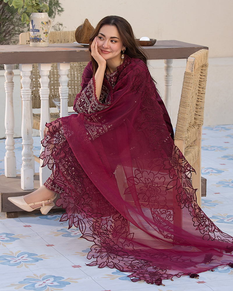 NF-5210 Hania Amir Most trending Code Lawn 3PC