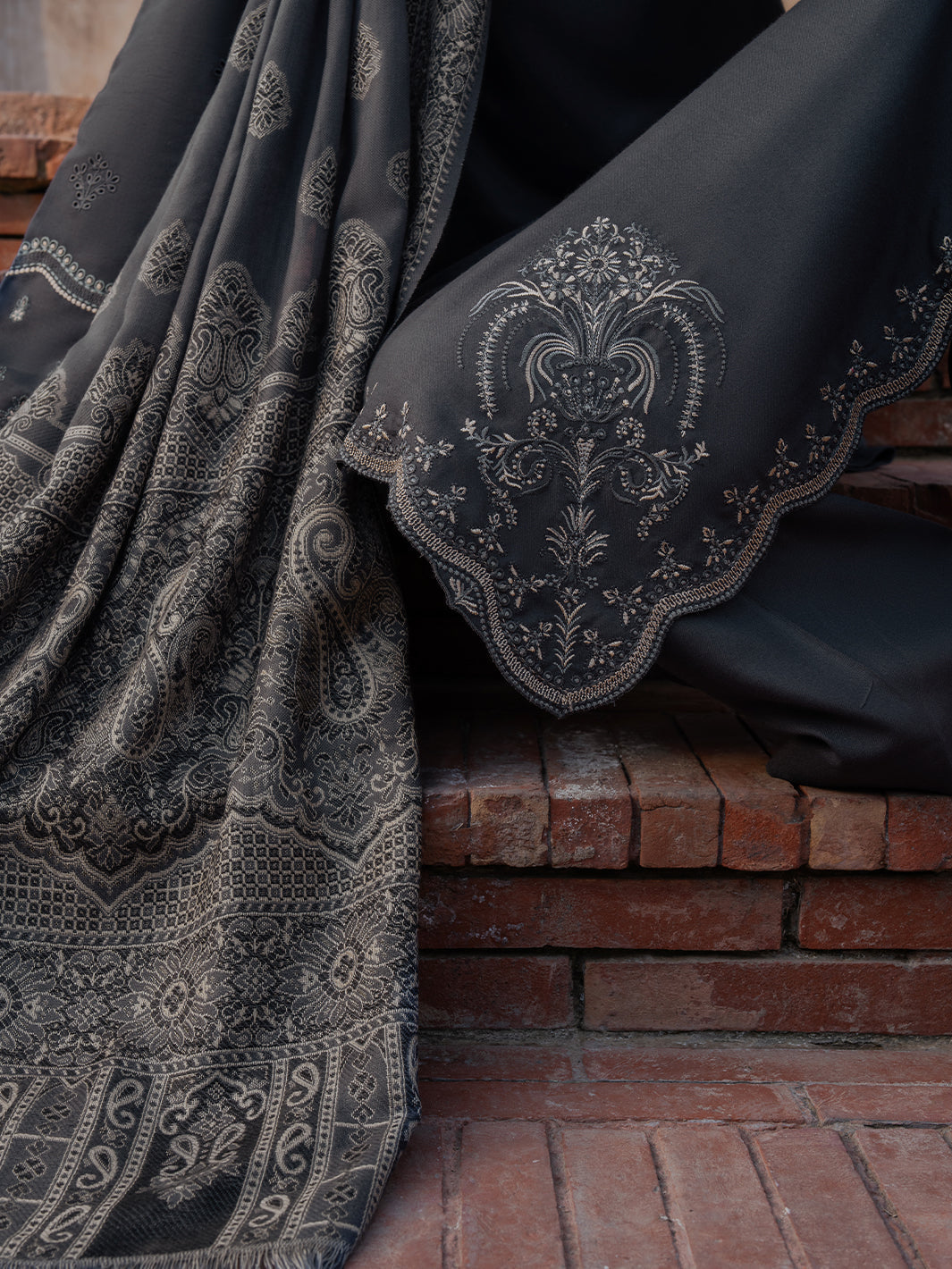 NF-325 Izel Luxury Embroidered Lawn 3PC