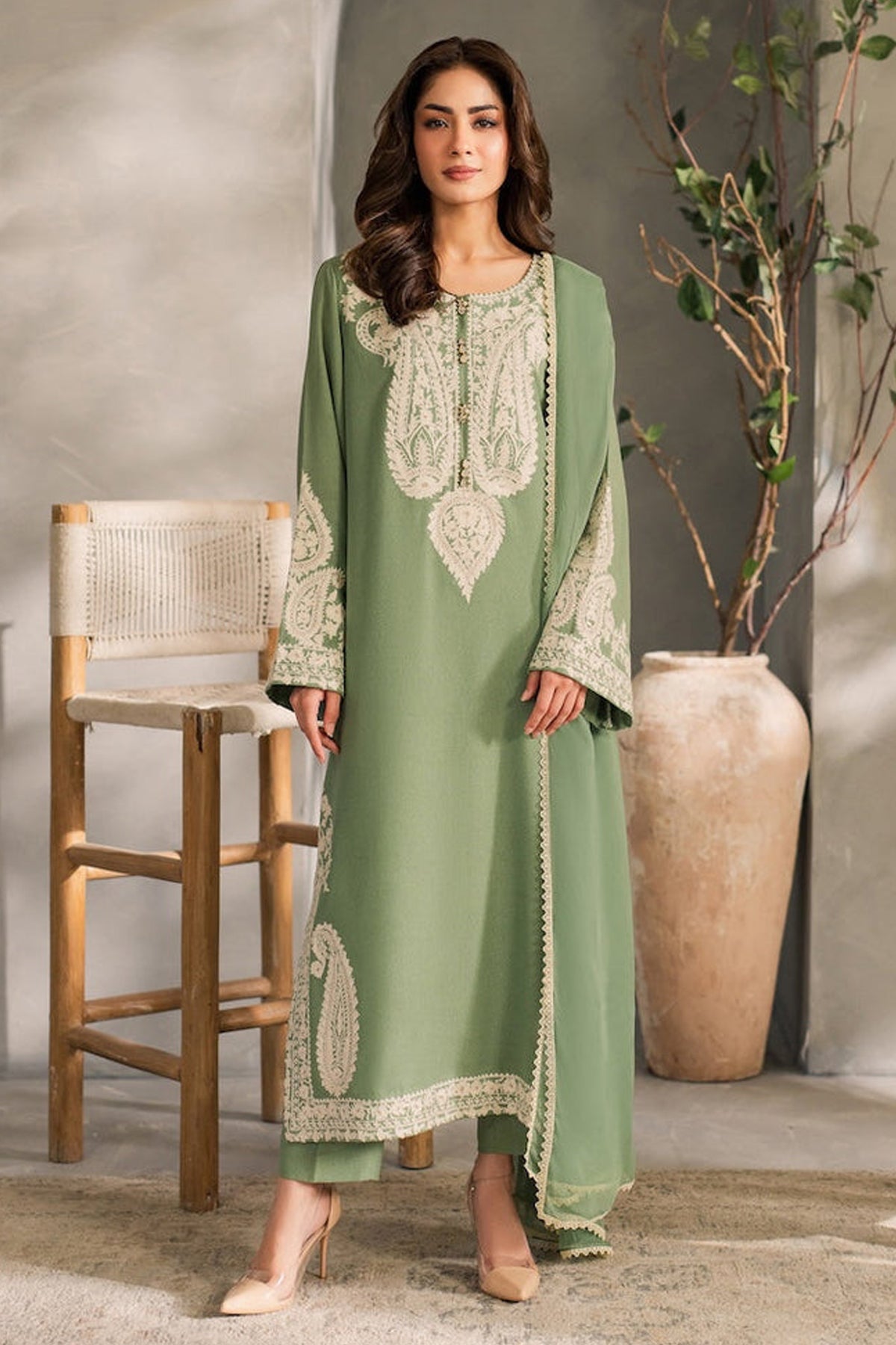 NF-823 Urge Luxury Embroidered Lawn 3PC